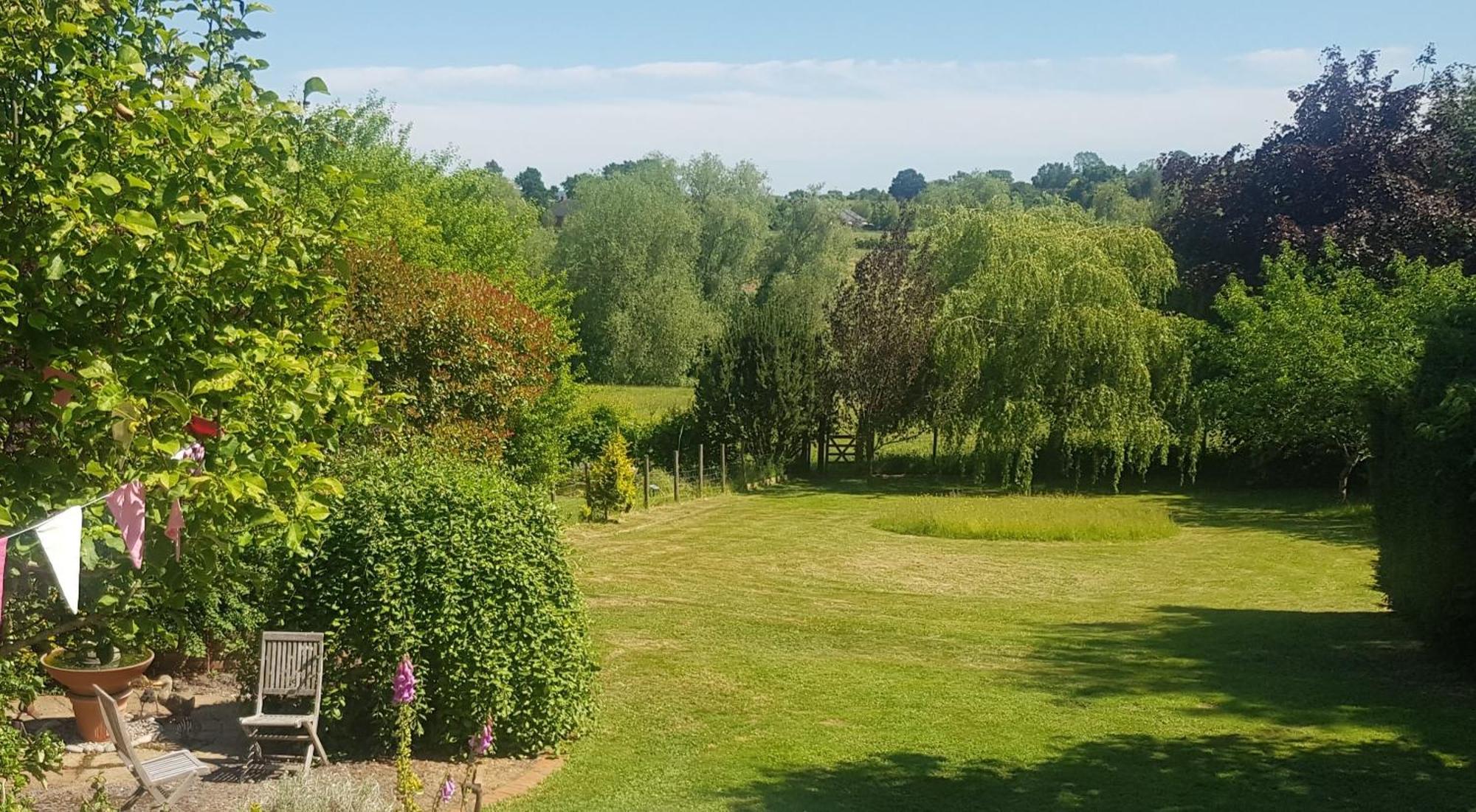 Redroofs Bed and Breakfast Tenbury Exteriör bild